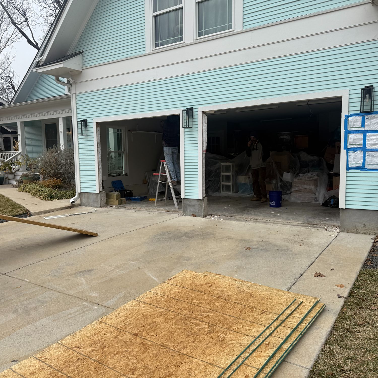 Roofing contractor in Frisco, TX